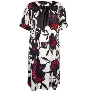 DIAN VON FURSTENBERG FLOWER PRINT DRESS